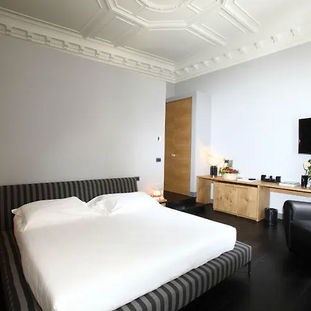 艺术纳沃纳套房 招待所 4*