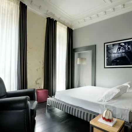 招待所 艺术纳沃纳套房 4*