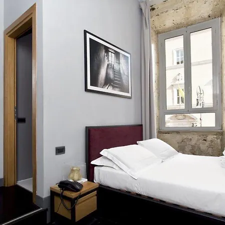 سويت آرت نافونا روما