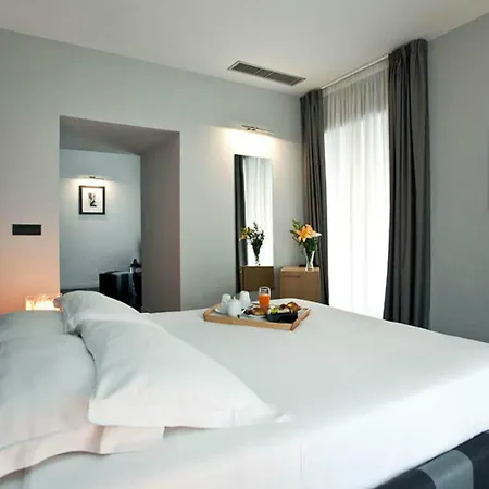 سويت آرت نافونا بيت ضيافة 4*