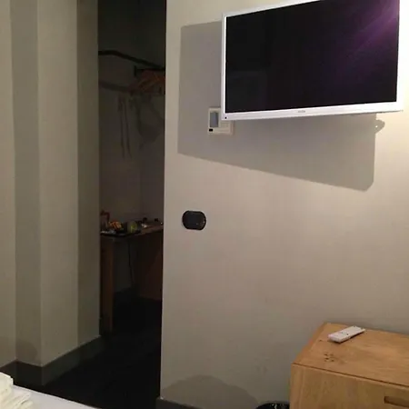 سويت آرت نافونا 4* روما